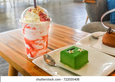 Strawberry Cheesecake Frappuccino And Green Tea Mousse Cake