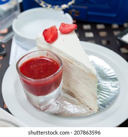 Strawberry crape cake 