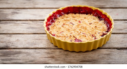 Strawberry Crumble Pie Home Made