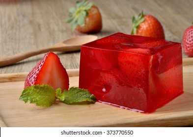 Strawberry Jelly Pudding 