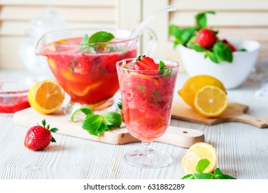 Strawberry Lemonade Or Cocktail