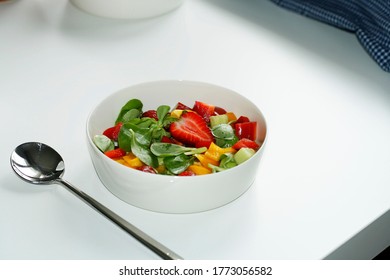 

Strawberry Purslane Salad Food Healthy