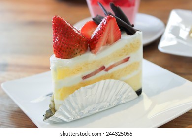 Strawberry Shortcake Cheesecake