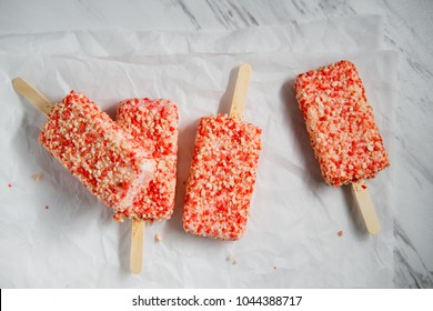 28 Strawberry crunch ice cream bar Images, Stock Photos & Vectors ...