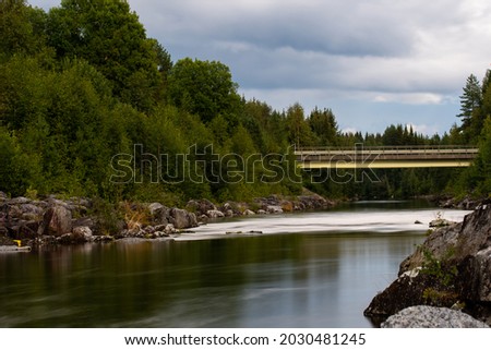 The streamy river has to be passed and bridges has to be made