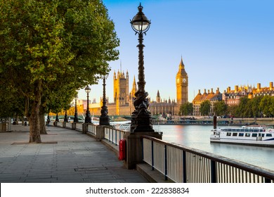 Street Lamp on South Bank of River Thames with Big Ben and Palace of Westminster in Background, London, England, UK