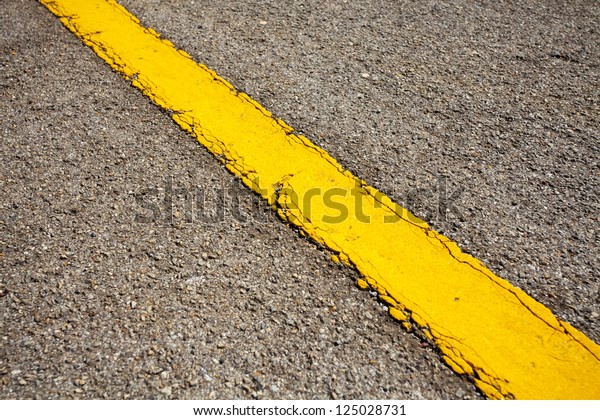 street line, texture\
of yellow street line