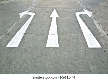 85,258 Road marking arrow Images, Stock Photos & Vectors | Shutterstock