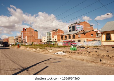 Street Scene Of El Alto Crowd City - The Majority Of Indigenous People Of Bolivia Live Here And Now Are Connected To The South With A Public Cable Car System. El Alto, Bolivia, 2019.