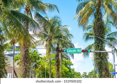 Street Sign Lincoln Road In Miami Beach, The Famous Central Shopping Mall Street In The Art Deco District