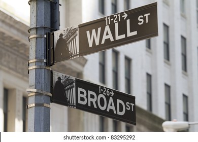 Street sign of New York Walls street / Broadway