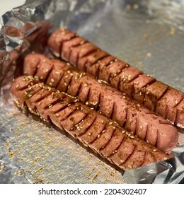 Streetfood BBQ Sausage Huotuichang with sesame