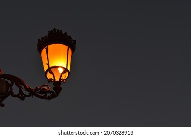 The streetlight lights up the night