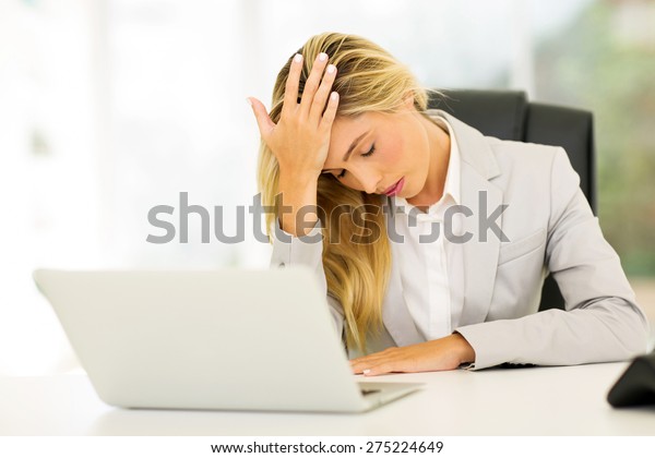 Stressed Businesswoman Having Headache Work Stockfoto 275224649 Shutterstock 