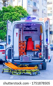 16,765 Ambulance Stretcher Images, Stock Photos & Vectors | Shutterstock