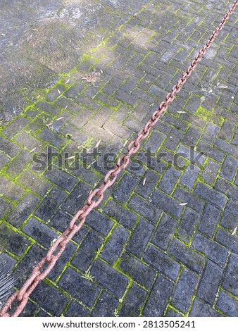 A strong chain even though it's rusty