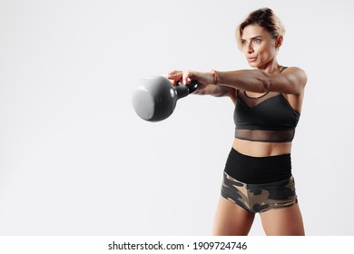 女 筋トレ の写真素材 画像 写真 Shutterstock