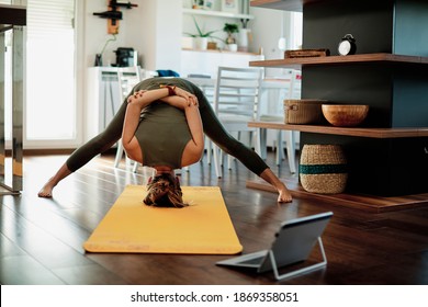 1,720 Headstand. gymnastics Images, Stock Photos & Vectors | Shutterstock