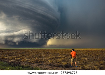 Strong wind and rain 