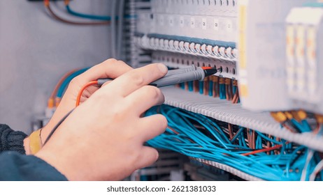 Structured cabling installation process in residential building electrical networks