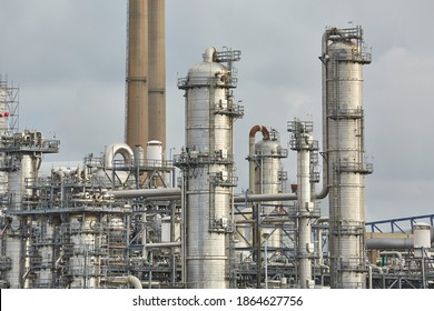 Structures Of On Oil Refinery And Chemical Plant