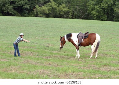 Stubborn Horse Just Wants To Eat