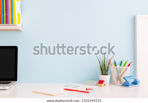 37,111 Kids Desk Room Images, Stock Photos & Vectors 