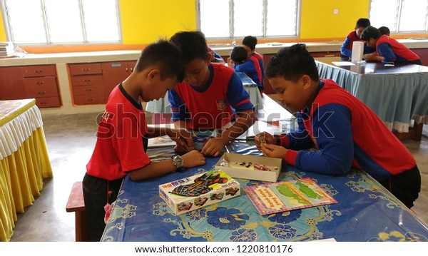 student making mini car project school in Kelantan\
Malaysia Julai 2018