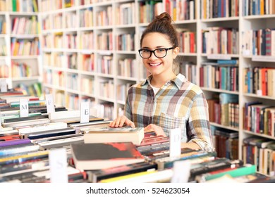 85,200 Library reader Images, Stock Photos & Vectors | Shutterstock