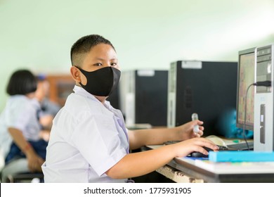 Student Wares  Mask Face In Classroom Protect  Corona-virus.