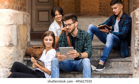 252,602 Student life Images, Stock Photos & Vectors | Shutterstock