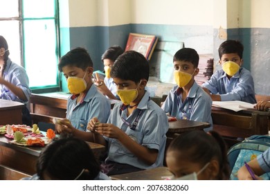 Students Studying In The Classroom Wearing Masks Due To Increased Pollution At Drona Public School In Millennium City Gurugram. Gurgaon, Haryana, India. October 31, 2018.