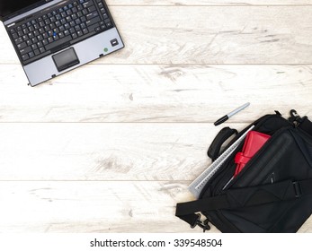 A Studio Photo Of A Laptop Shoulder Bag