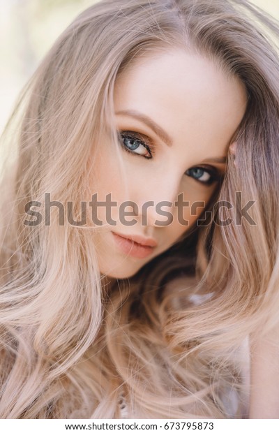 Studio Portrait Beautiful Model Volume Shiny People Beauty