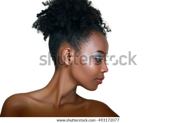 Atemberaubende Schone Junge Afrikanische Schwarze Frau Stockfoto Jetzt Bearbeiten