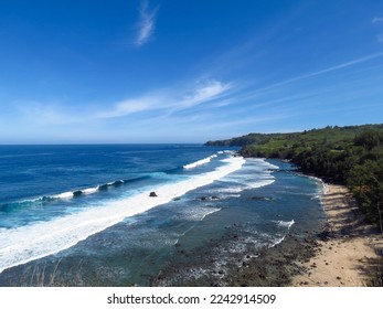 stunning hawaiian beach with light blue waves