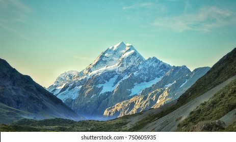 Stunning Mt Cook view in New Zealand - Shutterstock ID 750605935
