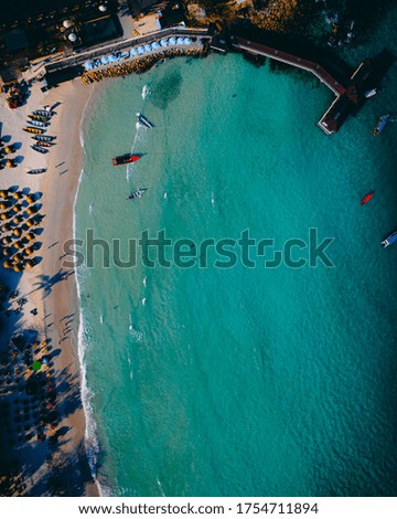 Similar – Luftballonaufnahme von Menschen, die Spaß und Entspannung am Costinesti-Strand in Rumänien am Schwarzen Meer haben.