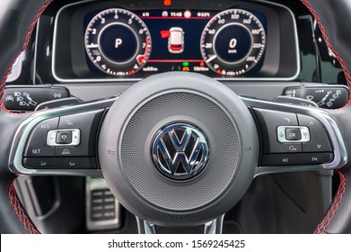 Bilder Stockfotos Und Vektorgrafiken Volkswagen Up Gti