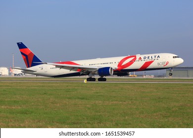 Boeing 767 400er Hd Stock Images Shutterstock
