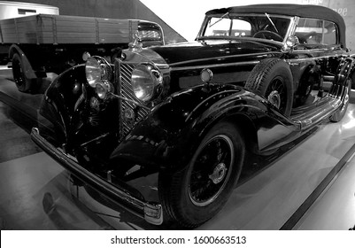 Mercedes Benz 260 D Images Stock Photos Vectors Shutterstock