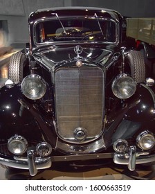 Mercedes Benz 260 D Images Stock Photos Vectors Shutterstock