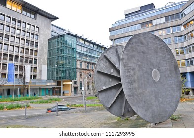 Stuttgart Strasse Images Stock Photos Vectors Shutterstock