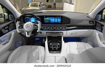 Mercedes Maybach Images Stock Photos Vectors Shutterstock