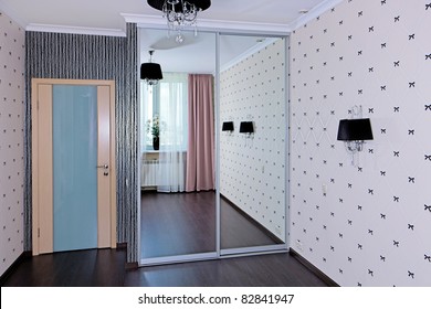 Imagenes Fotos De Stock Y Vectores Sobre Mirrored Wardrobe