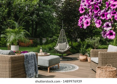 Stylish Garden Decoration With Fancy Egg Chair And Garden Furniture