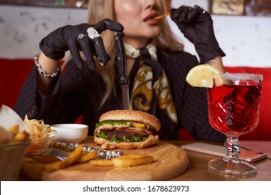 Fast Food Girl Images Stock Photos Vectors Shutterstock