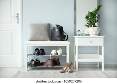 Imagenes Fotos De Stock Y Vectores Sobre Shoe Rack Home