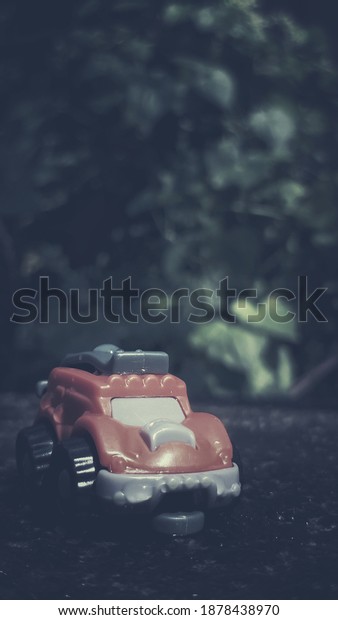 Stylish Toy car photo mobile\
click