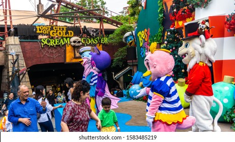 Subang Jaya, Malaysia - November 28, 2019: The Crowd Scene Of Animal Mascots Entertain The Children On The Stage At Sunway Lagoon Theme Park In Bandar Sunway.